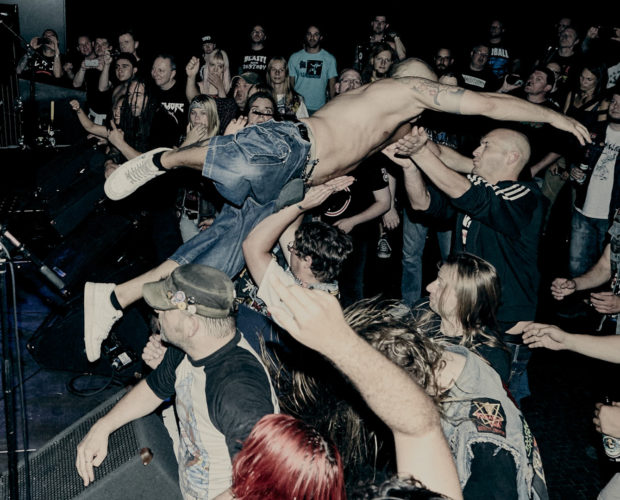 Amplifier Artikel - Violent Dancing